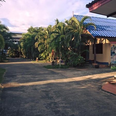 Family Resort Chumphon Exterior photo