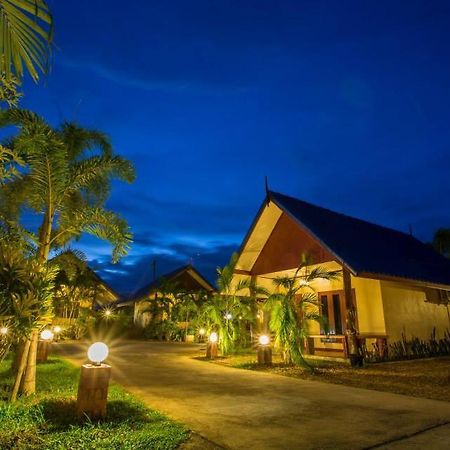 Family Resort Chumphon Exterior photo