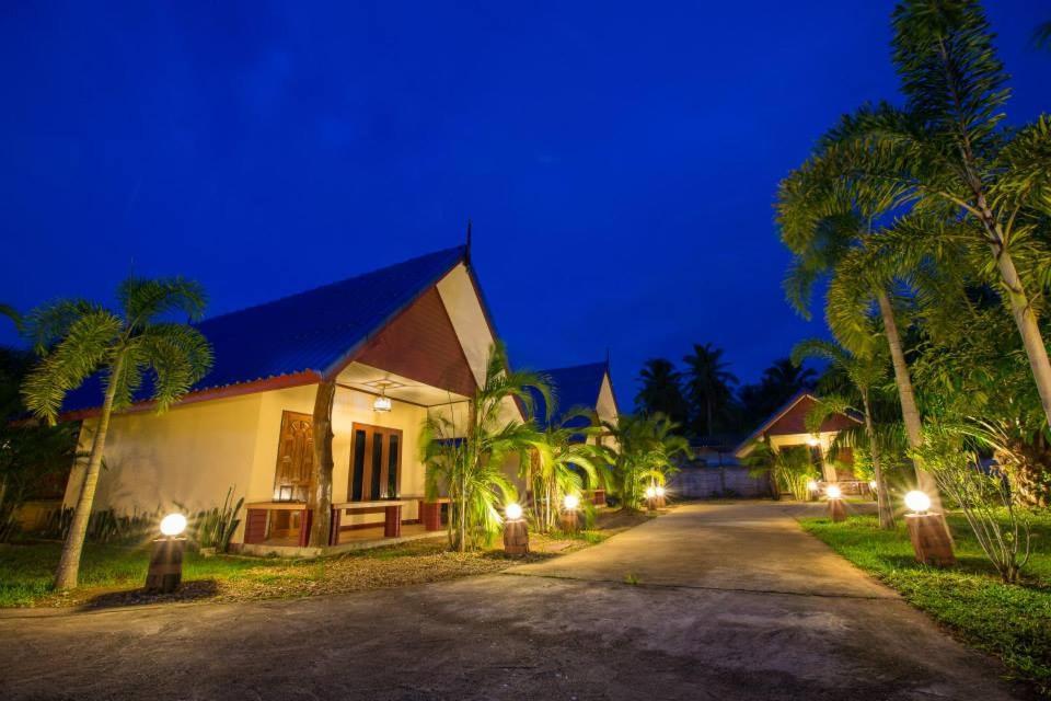 Family Resort Chumphon Exterior photo