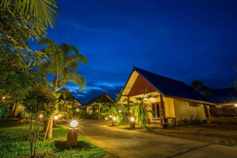 Family Resort Chumphon Exterior photo